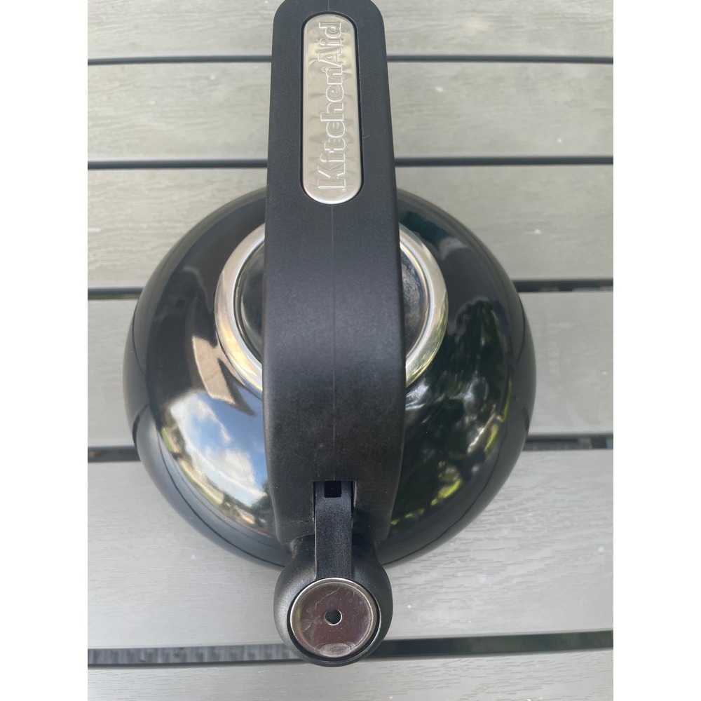 KitchenAid 1.9L Whistling Stovetop Tea Kettle Onyx Black KTEN20SBOB - Picture 3 of 3